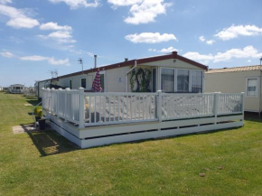 Newly refurbished 6 berth caravan on the grange
